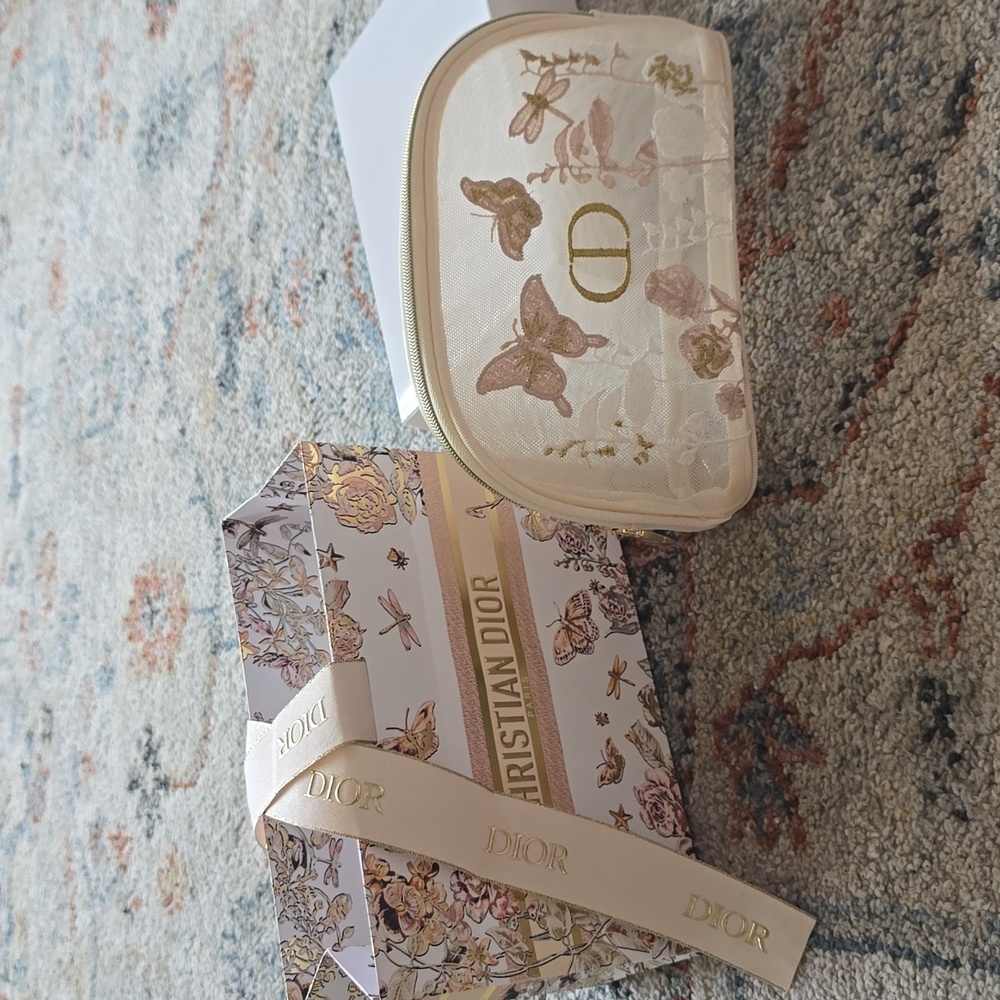 2025 Christian Dior Parfums Floral Pouch Set! - Picture 12 of 15
